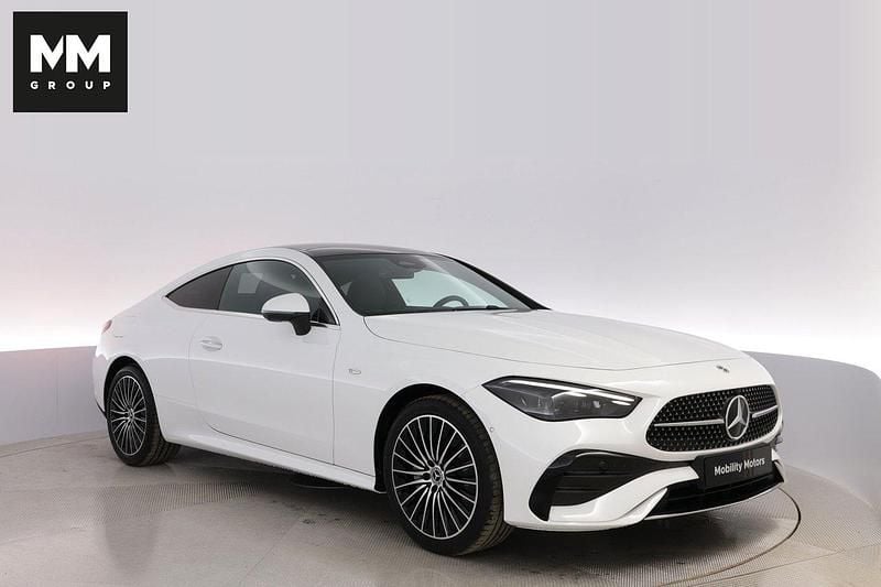 Vit (manufaktur opalitvit bright) Begagnad 2024 Mercedes CLE300 AMG line Sportkupé | 718 550 kr - Bild 1/4
