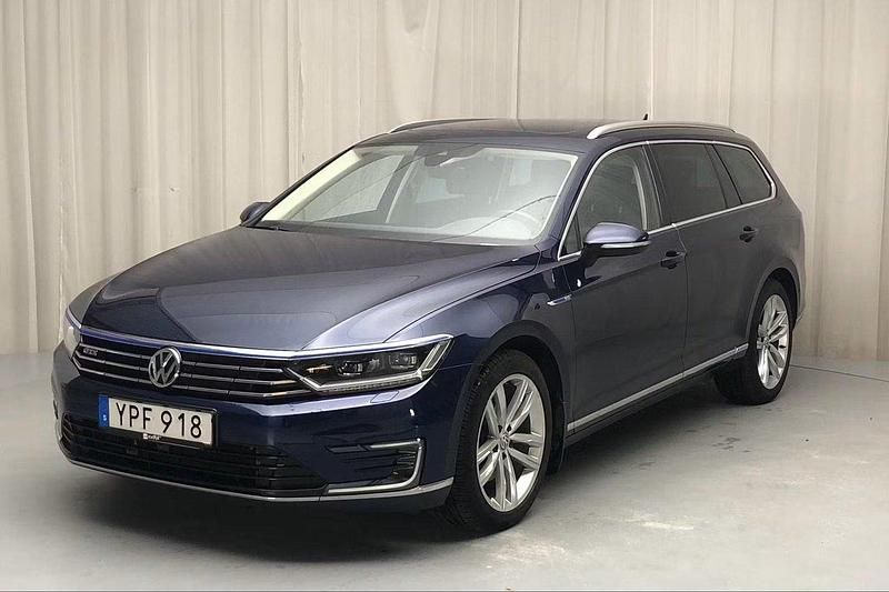 Begagnad 2018 VW Passat GTE Kombi | 215 000 kr (Marknadspris) - Bild 1/4