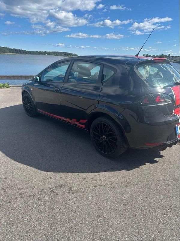 Svart Begagnad 2008 Seat Leon Halvkombi | 79 900 kr - Bild 1/3