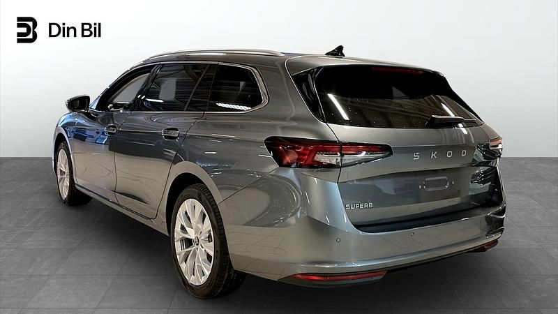 Ny Skoda Superb 2026 Grå Kombi
