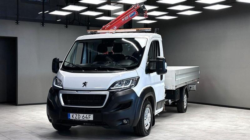 Vit Begagnad 2023 Peugeot Boxer Van | 499 900 kr - Bild 1/3