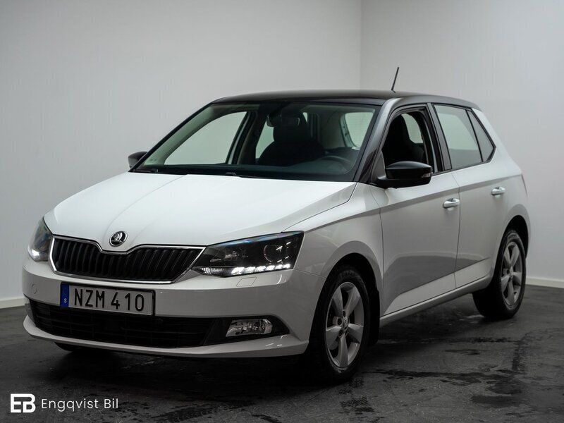 Vit Begagnad 2016 Skoda Fabia Style Halvkombi | 99 900 kr (Marknadspris) - Bild 1/4