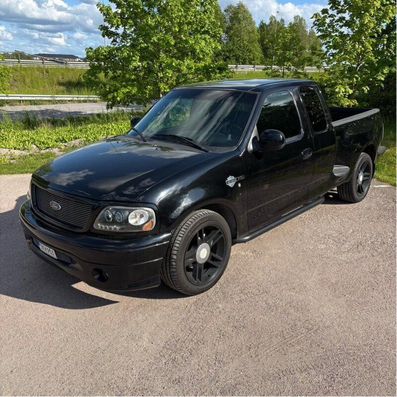 Svart Begagnad 2000 Ford F-150 Pickup | 179 000 kr (Superpris) - Bild 1/4