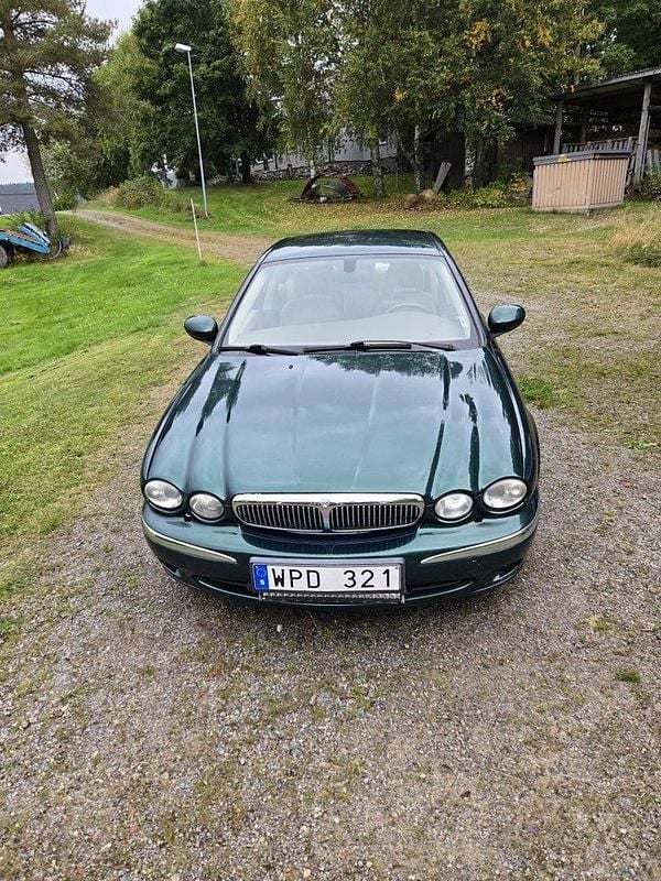 Grön Begagnad 2005 Jaguar X-type Sedan | 30 000 kr (Dyr) - Bild 1/4