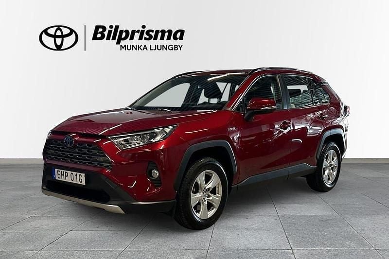 Röd Begagnad 2019 Toyota RAV4 Hybrid Active SUV | 339 900 kr (Marknadspris) - Bild 1/3