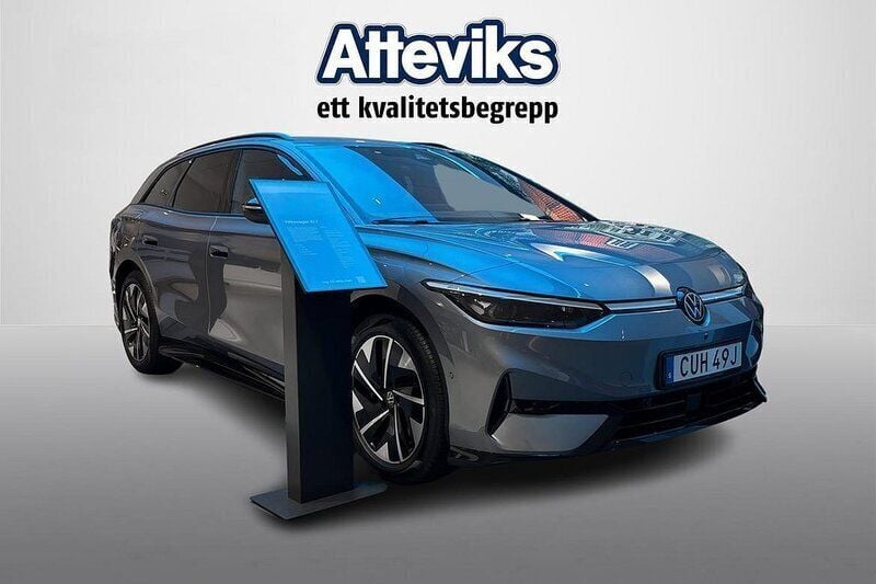 Ljusblå (blå) Ny 2024 VW ID.7 Pro Sedan | 649 500 kr (Marknadspris) - Bild 1/4