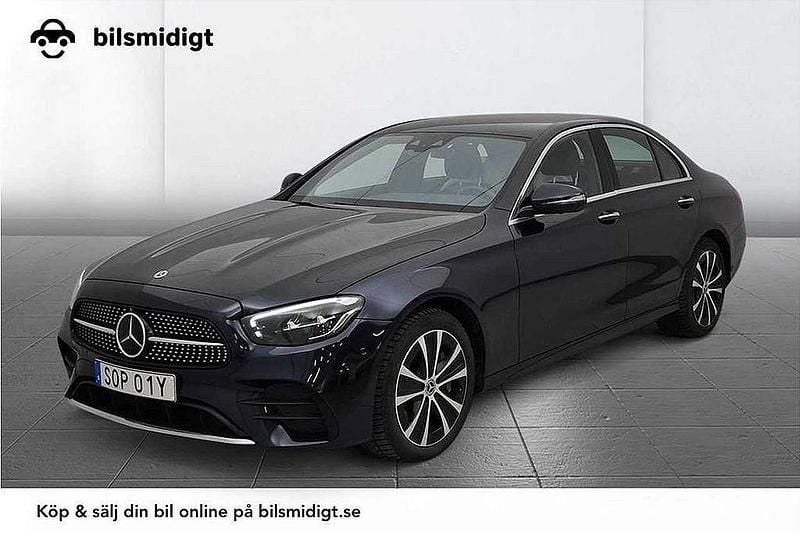 Mörkblå Begagnad 2022 Mercedes E300 AMG line Sedan | 469 900 kr - Bild 1/3