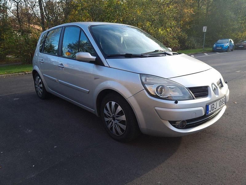 Silver Begagnad 2009 Renault Scénic III Minibuss | 21 000 kr (Superpris) - Bild 1/4