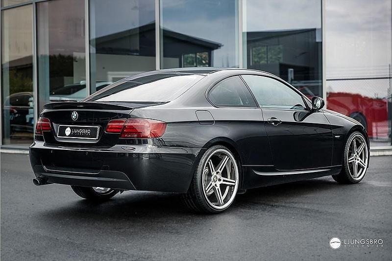 Begagnad BMW 320 M Sport 184 HK (135 kW) 2010 Svart Sportkupé