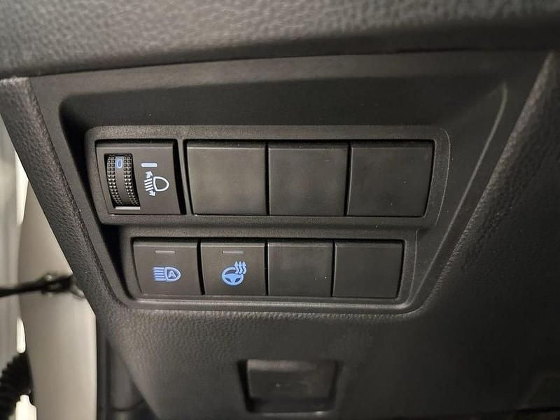 Vit Begagnad 2022 Toyota Yaris Hybrid Comfort Halvkombi | 189 900 kr (Bra pris) - Bild 1/1