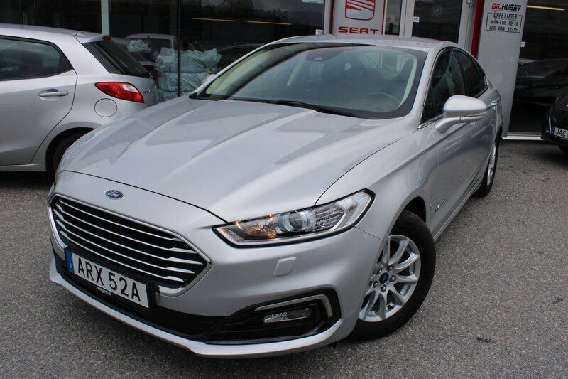 Grå Begagnad 2020 Ford Mondeo Titanium Sedan | 199 900 kr (Bra pris) - Bild 1/4