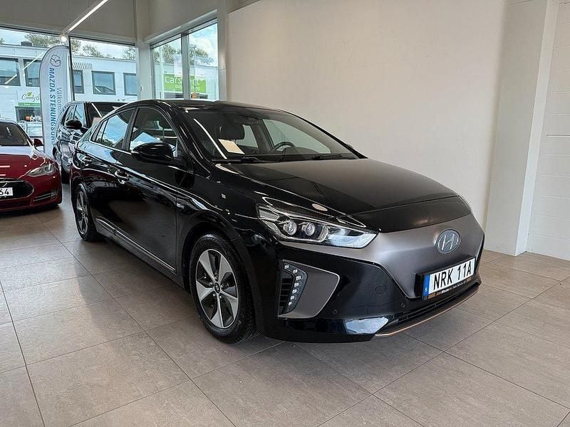 Svart Begagnad 2019 Hyundai Ioniq Premium Sedan | 138 900 kr (Superpris) - Bild 1/4