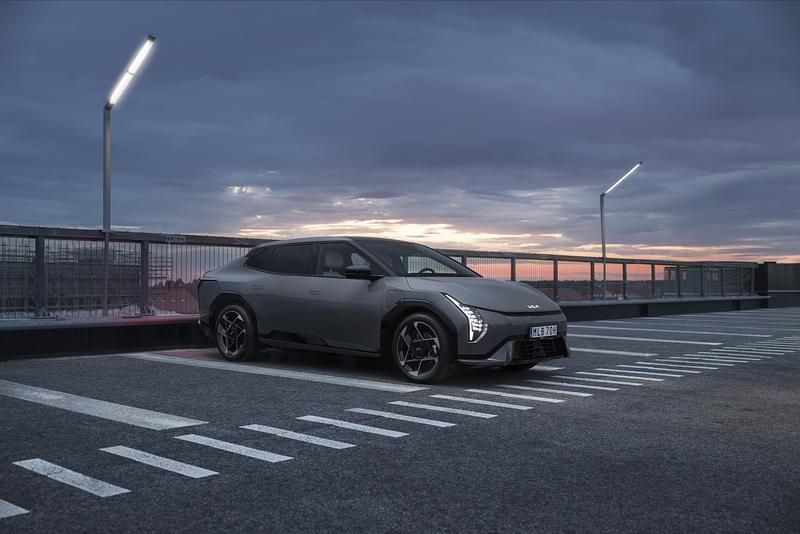 Ny 2026 Kia EV4 Sportkupé | 476 900 kr - Bild 1/1