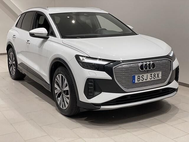 Glaciärvit metallic Begagnad 2024 Audi Q4 e-tron Advanced Plus SUV | 519 000 kr (Lite dyr) - Bild 1/4