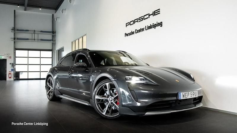 Mörkgrå (grey) Begagnad 2021 Porsche Taycan 4S Cross Turismo Sedan | 595 000 kr (Superpris) - Bild 1/4