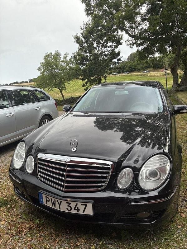 Svart Begagnad 2008 Mercedes E200 Avantgarde Sedan | 67 000 kr (Marknadspris) - Bild 1/3
