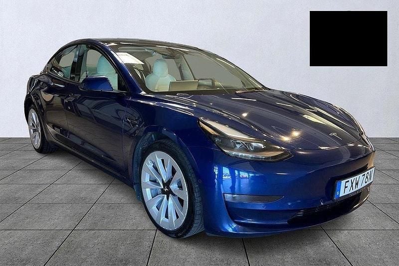 Begagnad 2021 Tesla Model 3 Long Range AWD Sedan | 249 500 kr (Marknadspris) - Bild 1/4
