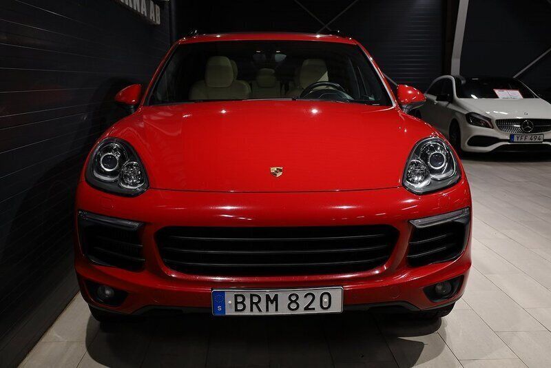 Begagnad Porsche Cayenne S 385 HK (283 kW) 2016 Röd SUV