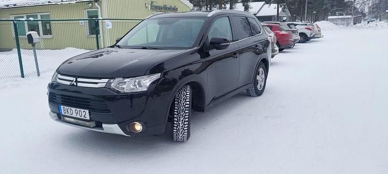 Begagnad Mitsubishi Outlander 150 HK (110 kW) 2014 SUV