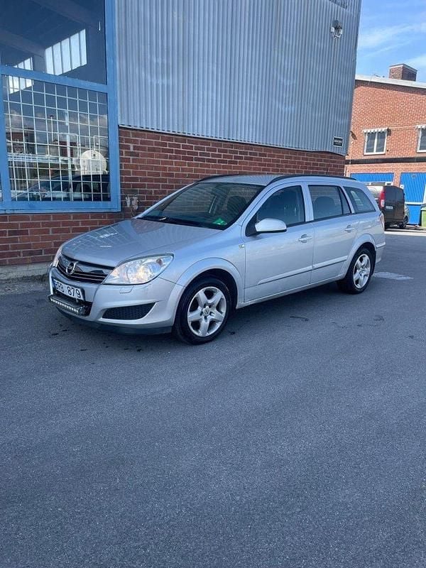 Grå Begagnad 2007 Opel Astra Kombi | 10 000 kr (Bra pris) - Bild 1/4