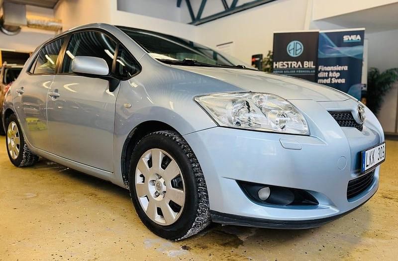 Begagnad Toyota Auris 124 HK (91 kW) 2008 Ljusblå Halvkombi