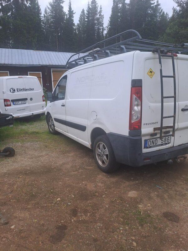 Vit Begagnad 2013 Peugeot Expert Van | 40 000 kr (Bra pris) - Bild 1/2