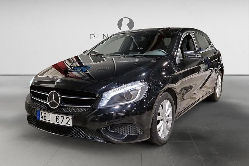 Svart Begagnad 2013 Mercedes A180 Style Halvkombi | 134 900 kr (Bra pris) - Bild 1/3