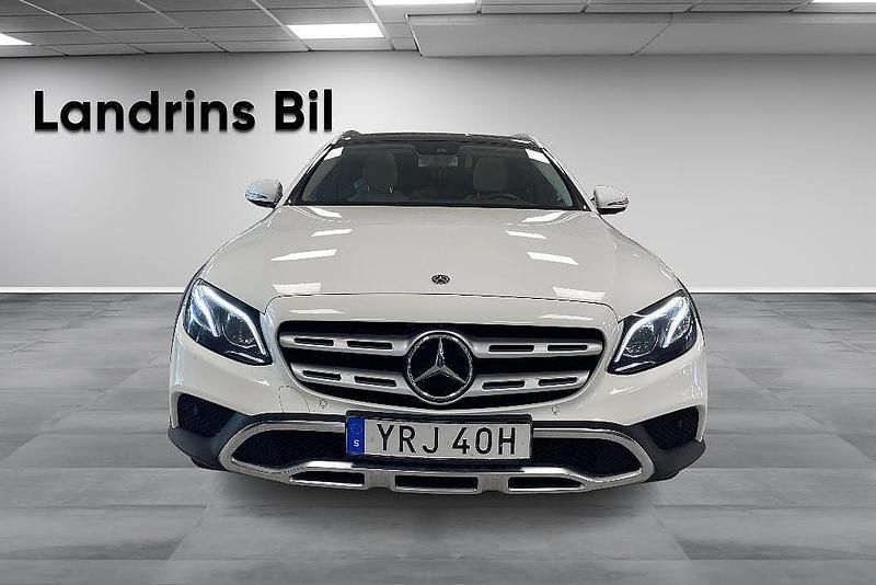 Begagnad Mercedes E220 All-Terrain 194 HK (142 kW) 2019 Vit Kombi