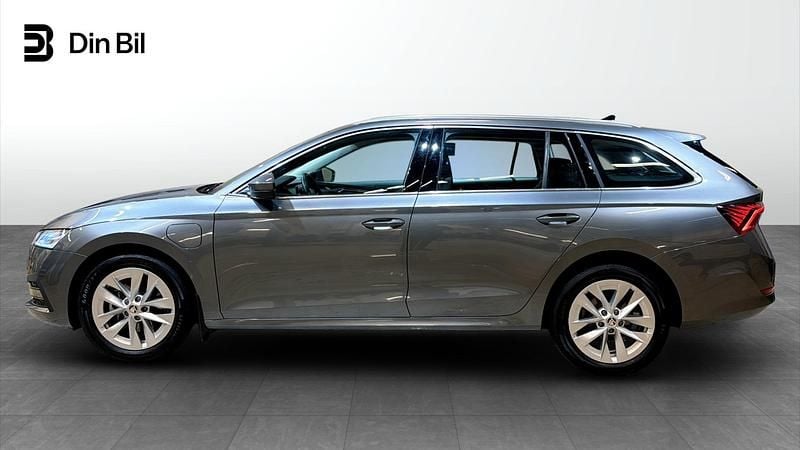 Begagnad Skoda Octavia Style 150 HK (110 kW) 2024 Grå Kombi