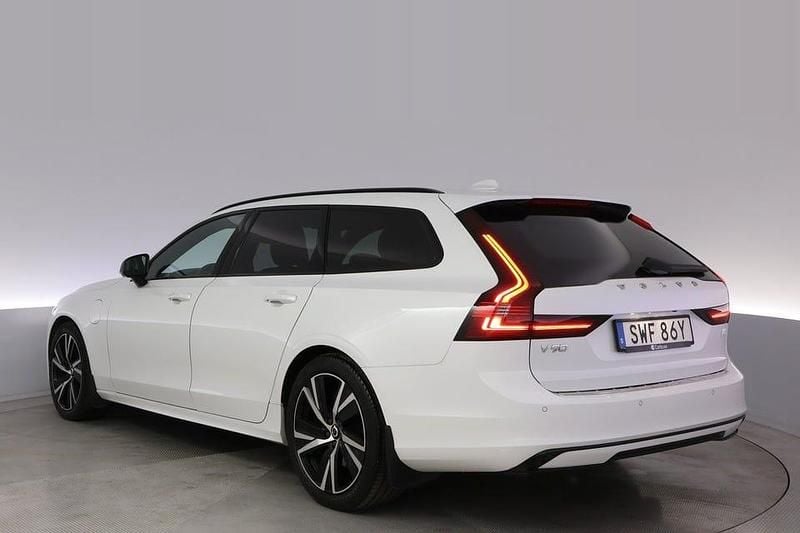 Begagnad Volvo V90 R-Design 341 HK (250 kW) 2022 Vit Kombi