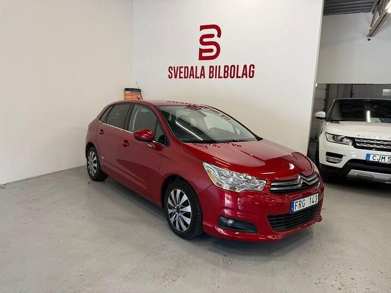 Röd Begagnad 2012 Citroën C4 Halvkombi | 49 900 kr (Marknadspris) - Bild 1/4