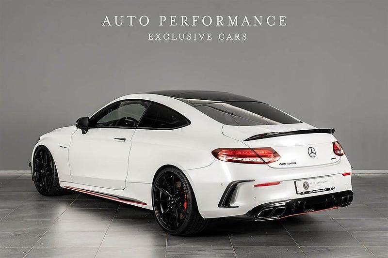 Begagnad Mercedes C63S AMG 640 HK (470 kW) 2020 Vit Sportkupé