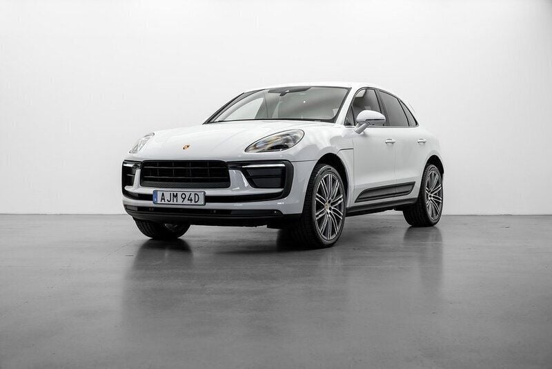 Vit Begagnad 2022 Porsche Macan SUV | 669 000 kr (Marknadspris) - Bild 1/4
