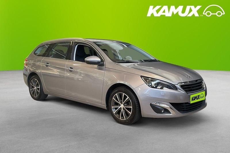 Silver/grå Begagnad 2015 Peugeot 308 Kombi | 119 800 kr (Marknadspris) - Bild 1/4