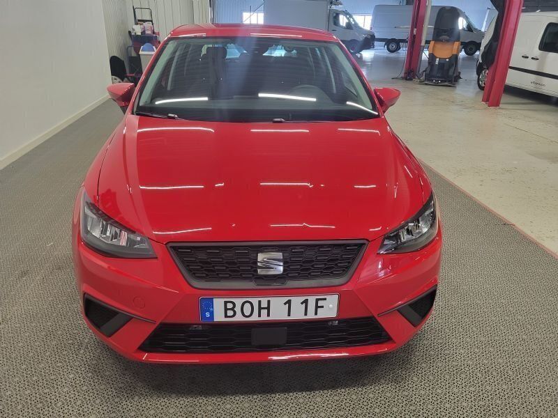 Begagnad Seat Ibiza Design 111 HK (81 kW) 2022 Röd Halvkombi