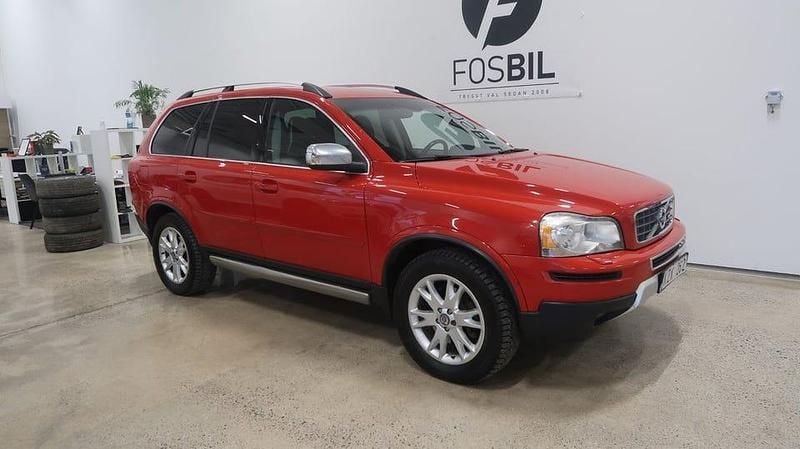 Röd Begagnad 2010 Volvo XC90 R-Design SUV | 124 900 kr (Lite dyr) - Bild 1/3