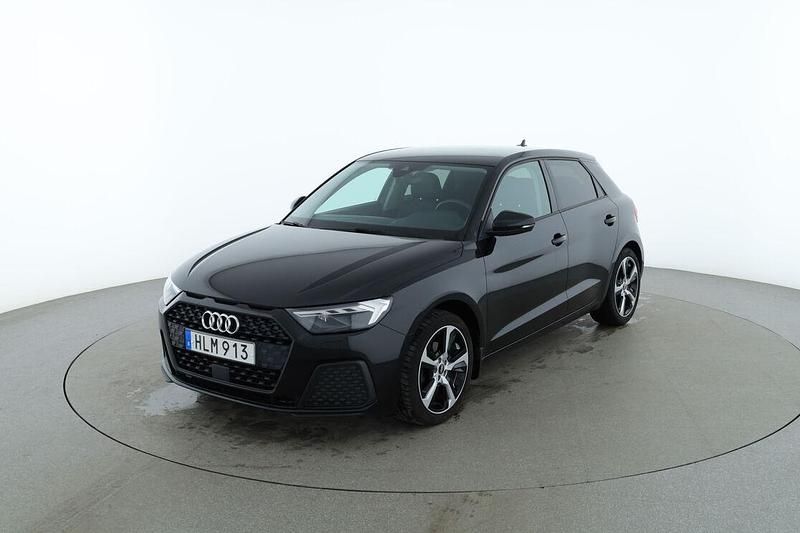 Svart Begagnad 2021 Audi A1 Sportback Proline Halvkombi | 201 000 kr (Marknadspris) - Bild 1/3