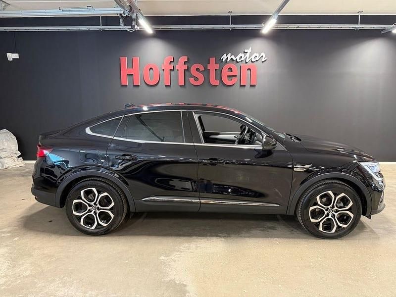 Begagnad Renault Arkana 143 HK (105 kW) 2022 Svart SUV
