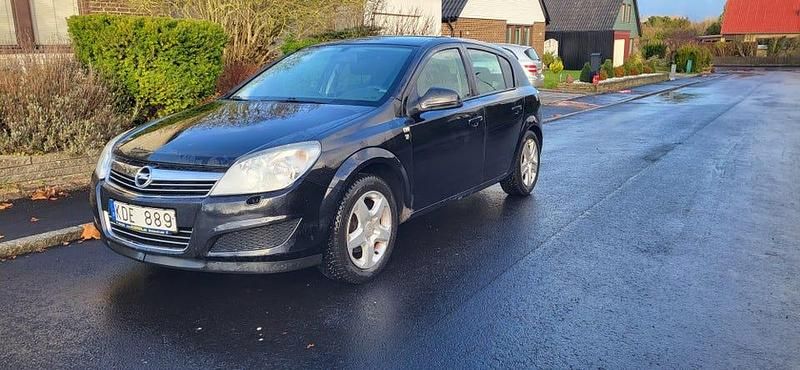 Begagnad 2010 Opel Astra Halvkombi | 26 900 kr (Marknadspris) - Bild 1/4