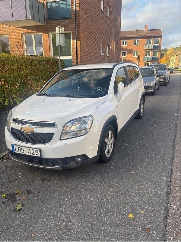 Vit Begagnad 2011 Chevrolet Orlando Minibuss | 44 900 kr (Bra pris) - Bild 1/4