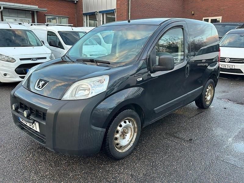 Begagnad Peugeot Bipper 75 HK (55 kW) 2014 Grå Minibuss