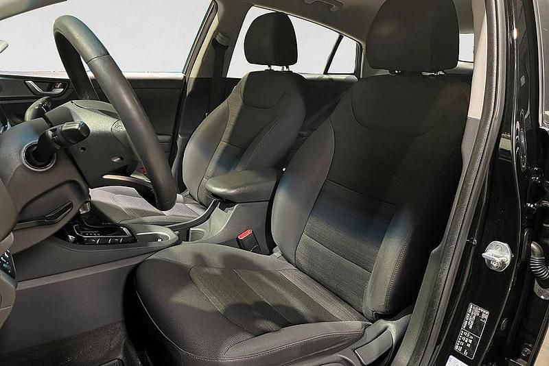 Begagnad Hyundai Ioniq Premium 141 HK (103 kW) 2017 Svart Halvkombi