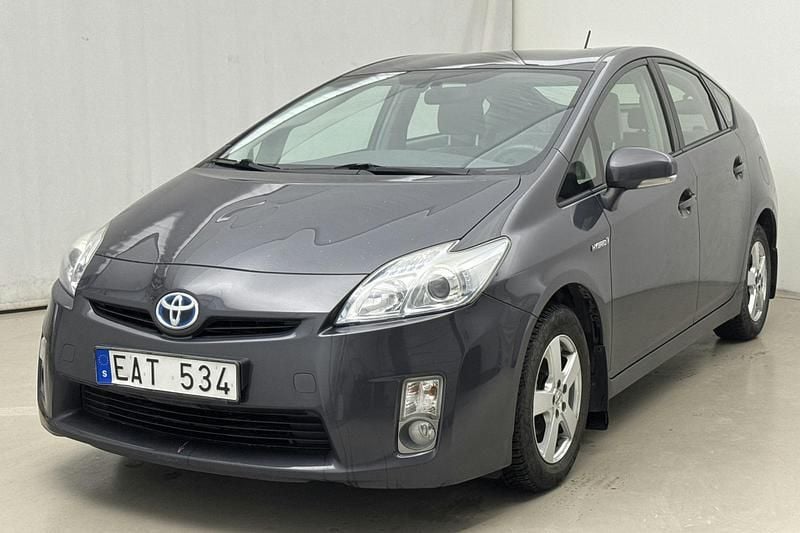 Mörkgrå Begagnad 2011 Toyota Prius Halvkombi | 119 000 kr (Marknadspris) - Bild 1/4