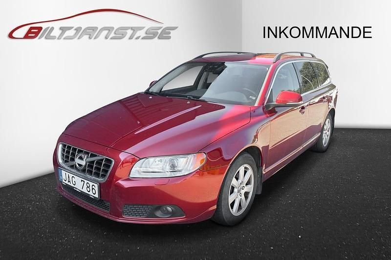 Röd Begagnad 2011 Volvo V70 Momentum Kombi | 109 900 kr (Marknadspris) - Bild 1/4