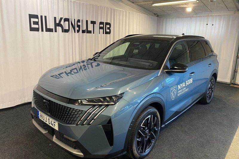 Blå Begagnad 2025 Peugeot 5008 GT Minibuss | 409 000 kr - Bild 1/4