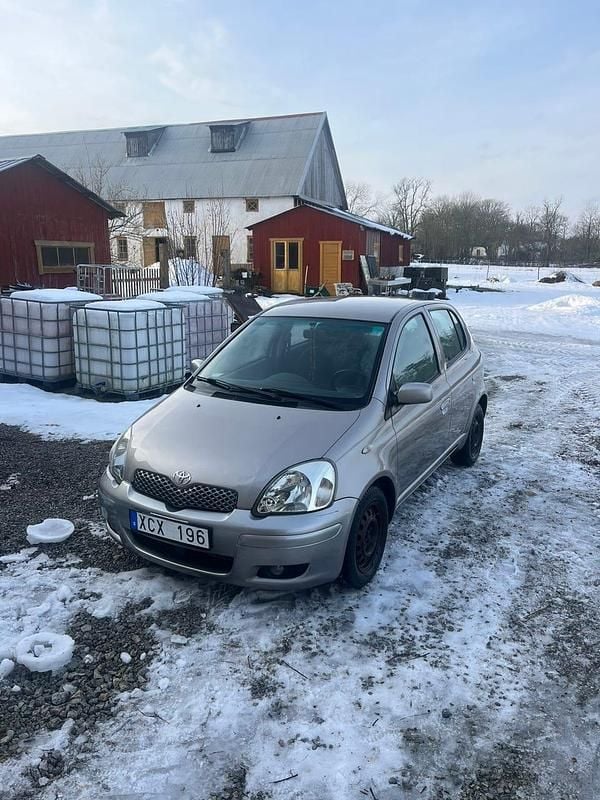 Begagnad 2005 Toyota Yaris Halvkombi | 34 500 kr (Marknadspris) - Bild 1/4