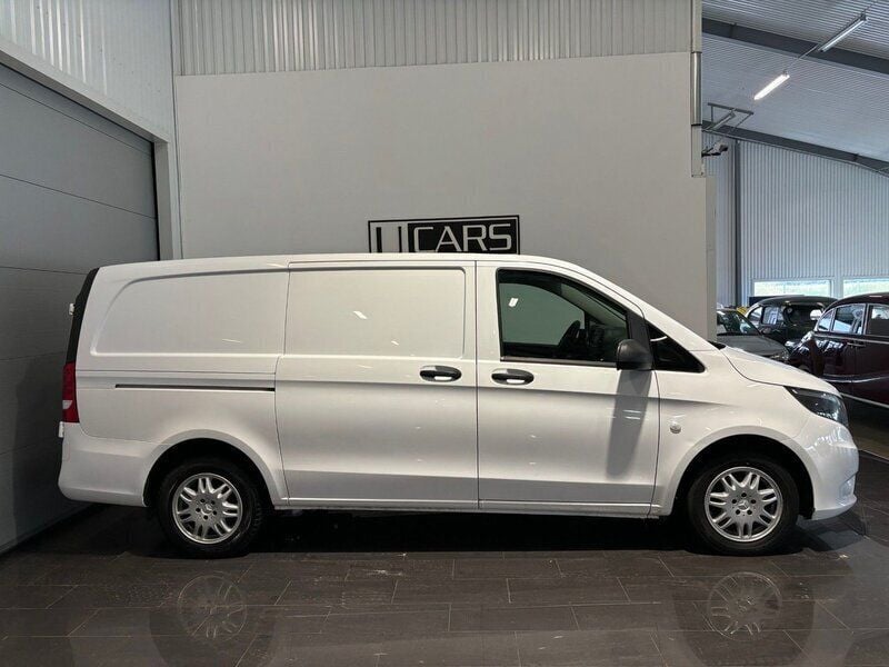 Vit Begagnad 2019 Mercedes Vito Minibuss | 229 900 kr - Bild 1/4