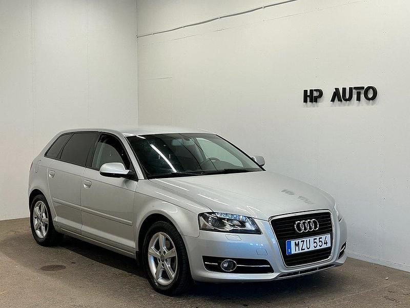 Silver Begagnad 2012 Audi A3 Ambition Halvkombi | 99 900 kr (Bra pris) - Bild 1/4
