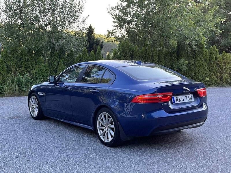 Begagnad Jaguar XE R-Sport 164 HK (120 kW) 2015 Blå Sedan