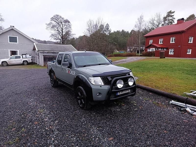 Blå Begagnad 2010 Nissan Navara Pickup | 65 000 kr (Superpris) - Bild 1/2
